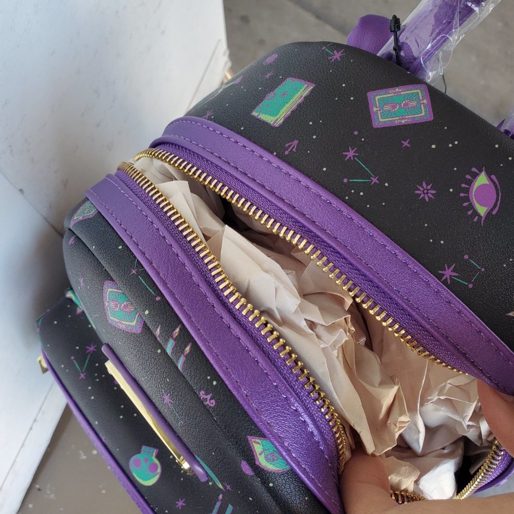 NWT Loungefly Hocus Pocus Mini-Backpack - Picture 2 of 4